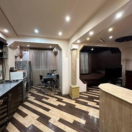 Studio Apartment Little Center, Heart Of Yerevan Exterior photo
